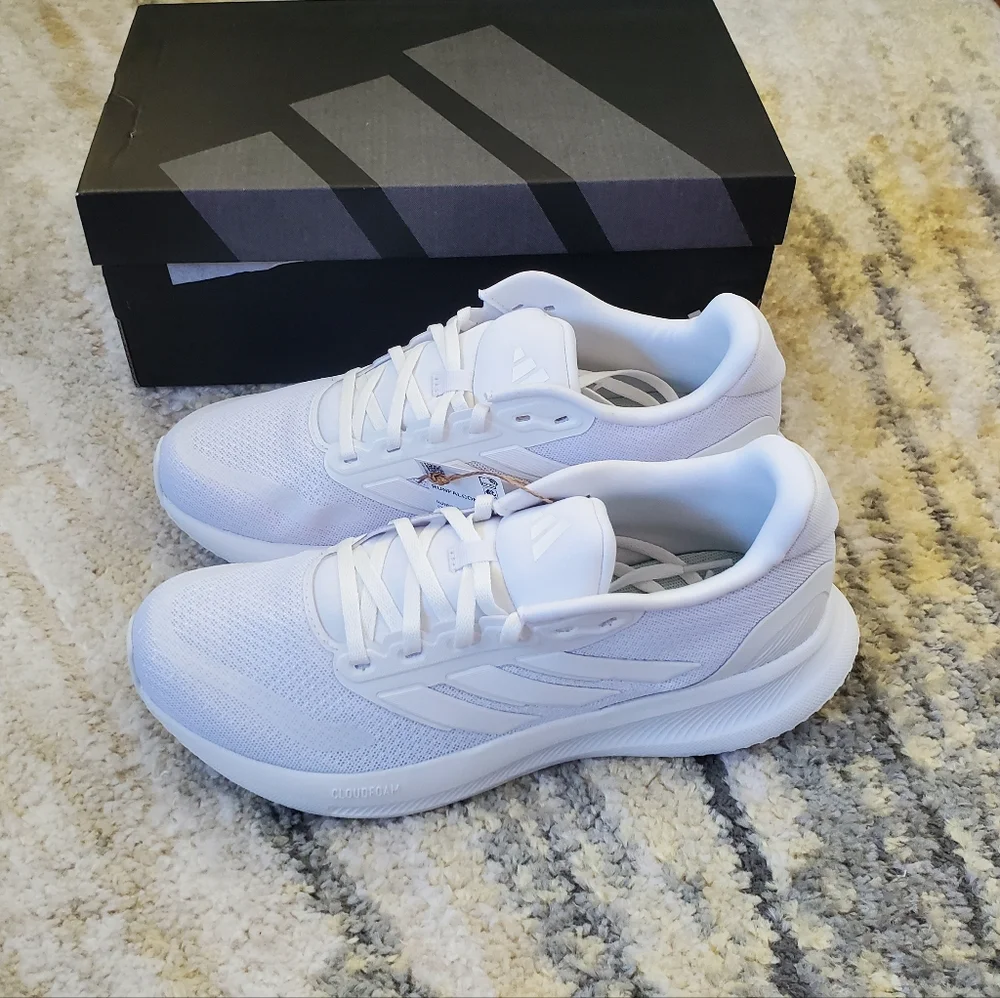 NWT Adidas Runfalcon 5